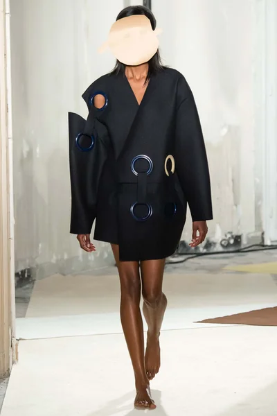 Look 27